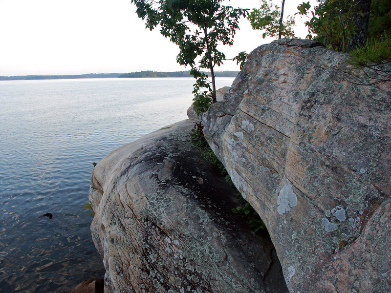 More shoreline rocks