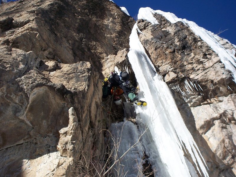So, how do I get over this thing anyway? A moment of confusion below the crux.