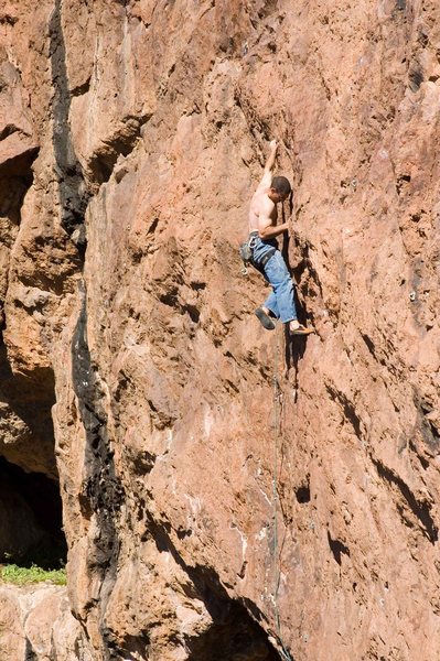 Ruben making long reaches starting up the long wandering headwall.