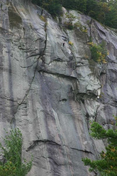 a little perspective on mordor wall... My friend tim is rapping down the route Mordor Wall, to the left the nice line of Diagonal, and the crack on the right is the top of Pendulum...