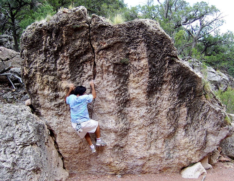 Great bouldering areas at Shelf Road, photo Bob Horan Collection.