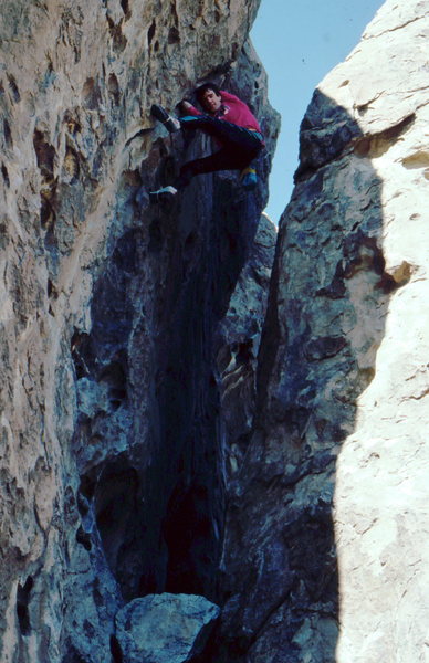 Bob Horan on Entrance Crack, Hueco Tanks.