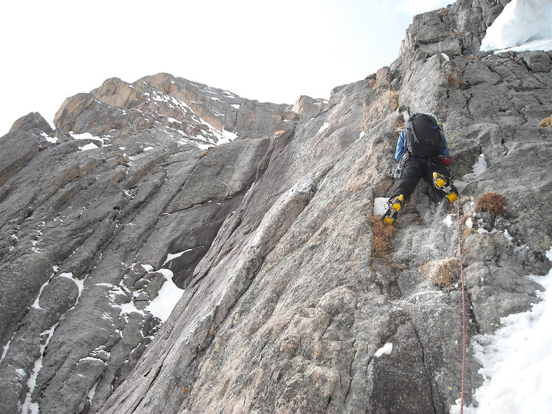 Typical mixed rock and grass/moss climbing in the couloir.