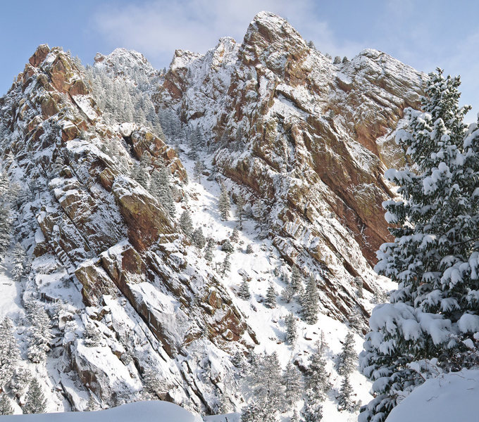 Eldo after a spring snow storm. March 27, 2009.<br>
<br>
Photo: James Beissel. http://www.jamesbeissel.com