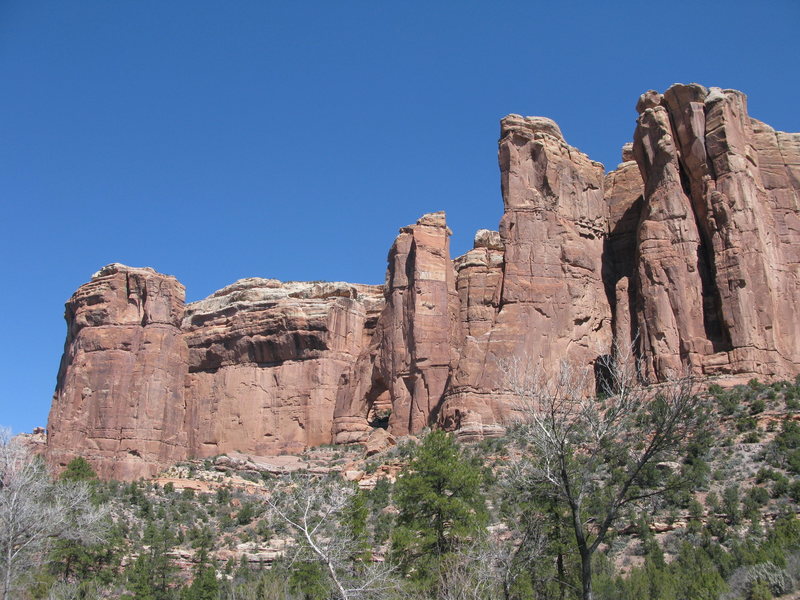 Wow! What an amazing awe-inspiring place to be. The rock we climbed left a sour taste in my mouth, I think I need to start smaller next time around. This rock seems it might take some getting used to.