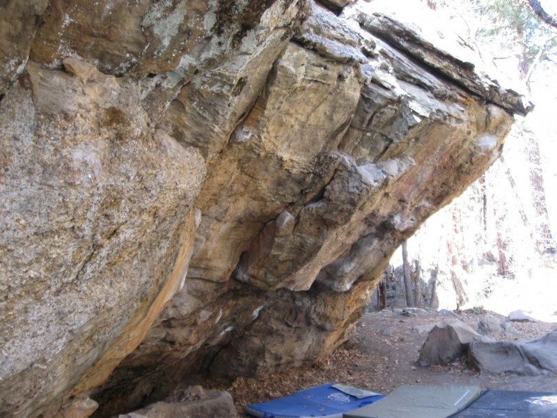 Three finger pocket route to the right among other routes in the middle and to the left.