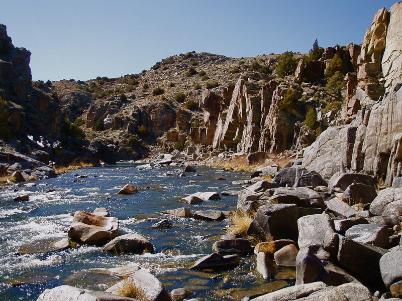 The North Platte River and the Low Voltage Wall with a climber on Distant Thunder, 5.11c.