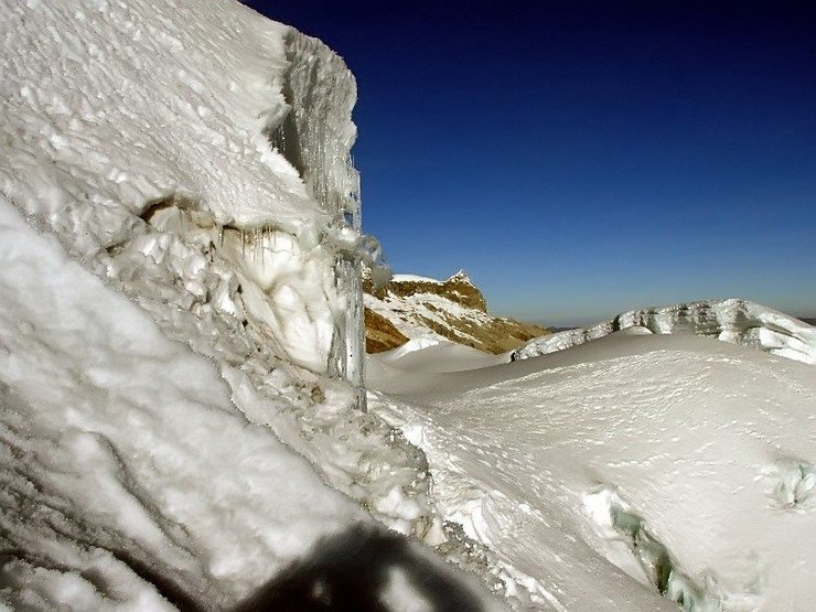 Looking back from near the summit slopes along the North Ridge.