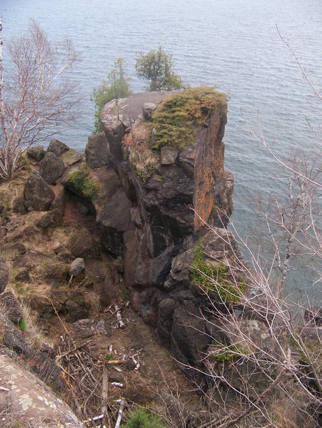 The top of the pinacle can be reached 3rd class