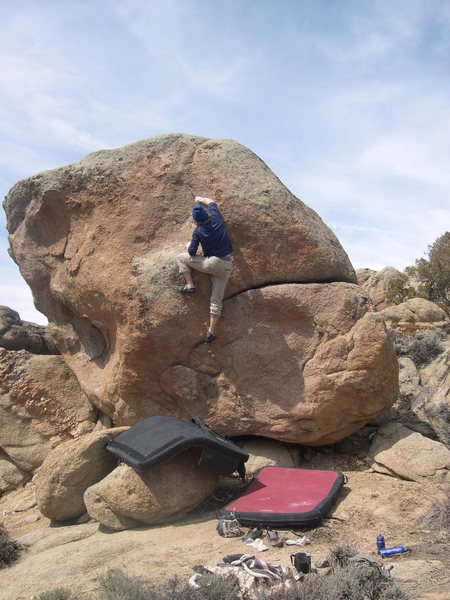 The Fish Head route V1. Jon Scott sending.