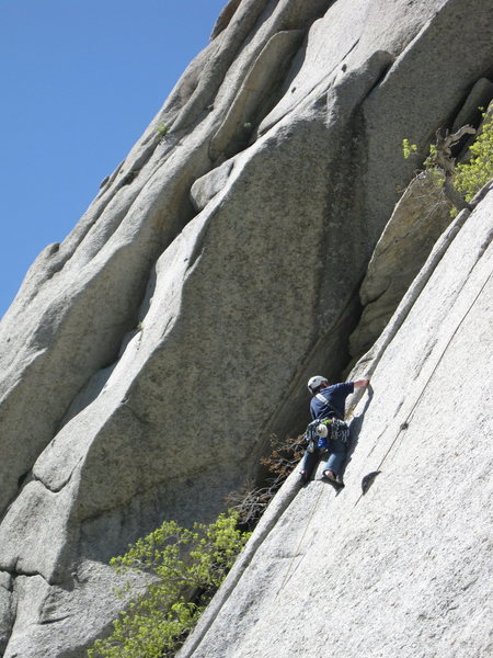 Cool crack to crack moves on this one! A very enjoyable lead