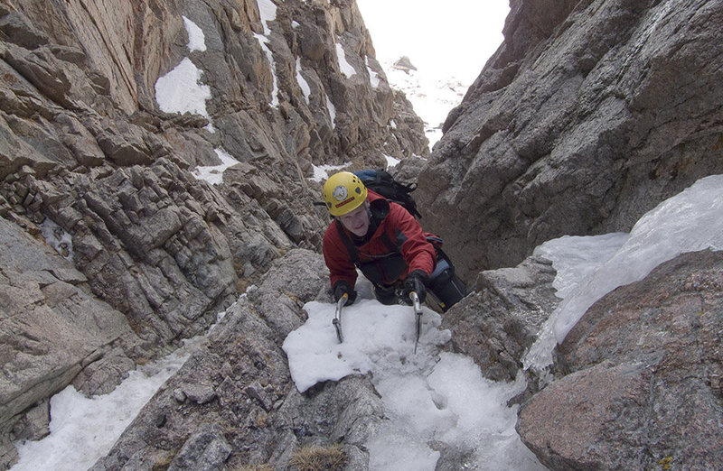 2009.05.20 Shuhlakeiss simul-soloing beyond the first crux of Martha, RMNP.
