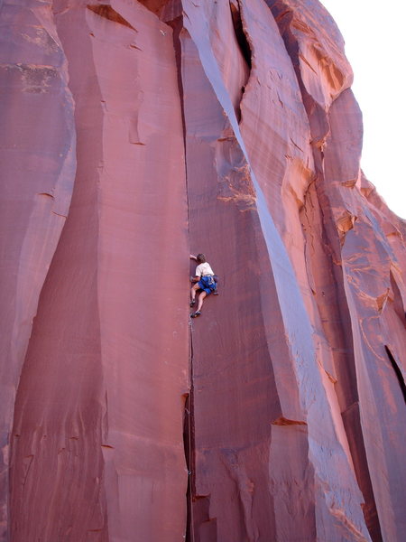 Fissure grippin' on the rock cliffs of Ooooh-tah aka Utah.