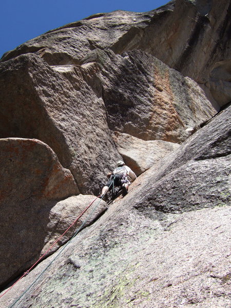 Party of three headed up Bat Crack (8) linking with Back Crack (9R) for one great 95' pitch.