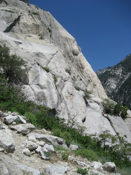 Inertia Creeps starts at the first water streak 30ft up and left of the obvious crack.(start of Mezzanine)