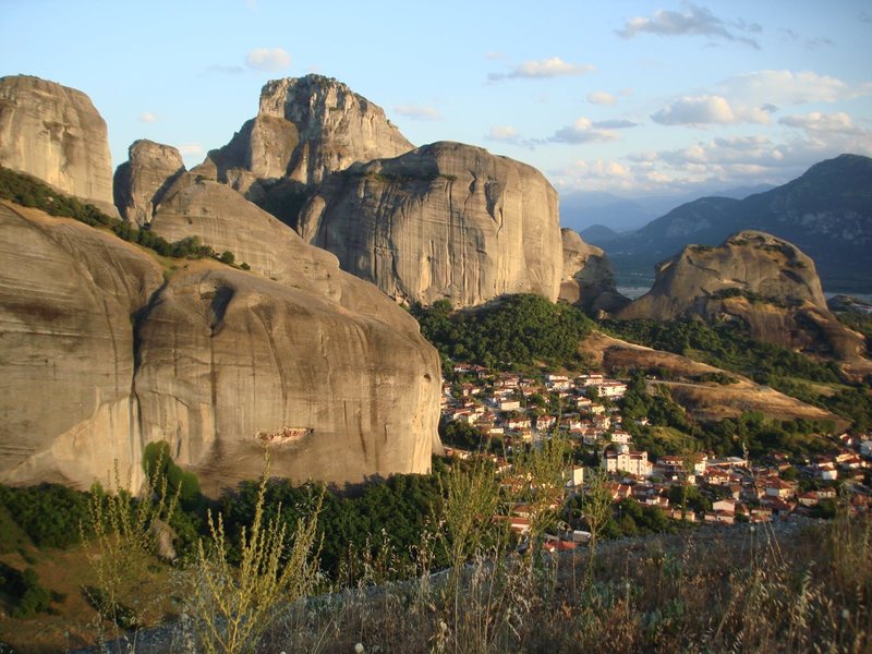 The town of Kastraki nestled between the monoliths of Meteora.