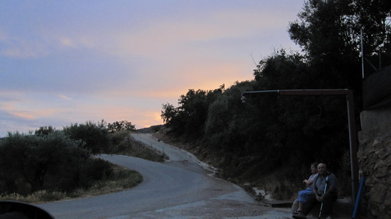 This is the intersection where you turn right onto the dirt road. Note, the photo was taken <b>from</b> the dirt road, so turn right here - do not go up the hill on the dirt road in the photo.