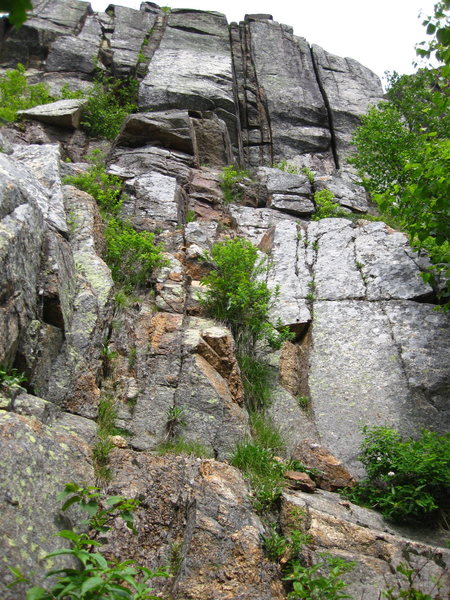 Right side of the first buttress above the slab. It might be beneficial to wear gloves climbing this crack.