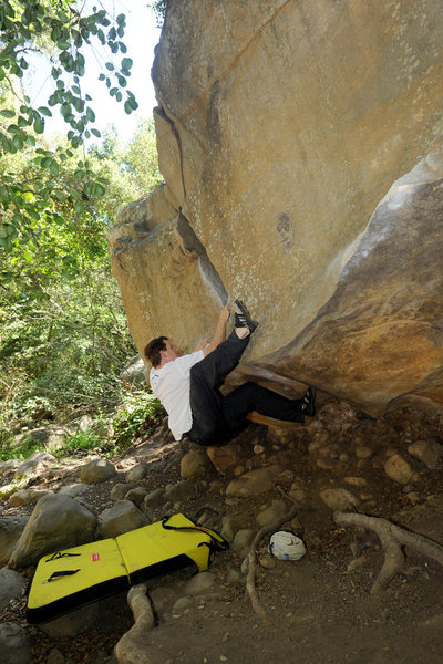 Cracked Boulder, Skofield Park.<br>
<br>
This photo shows Matthew Fienup on Le Fissure King (V3)