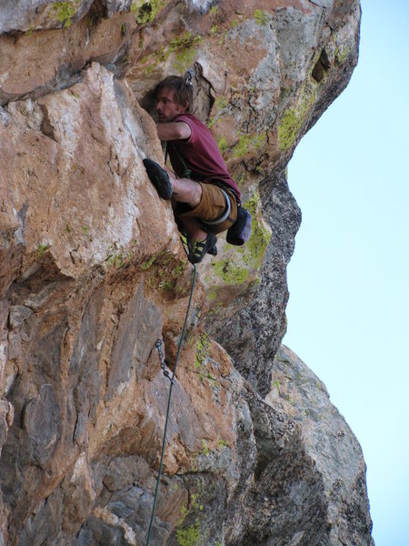Scrunched up to get through the bulges.<br>
<br>
Photo by Peter Piek