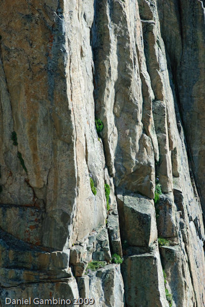 This picture shows the beautiful 2nd "Arete crack" pitch.It starts off the obvious ledge.