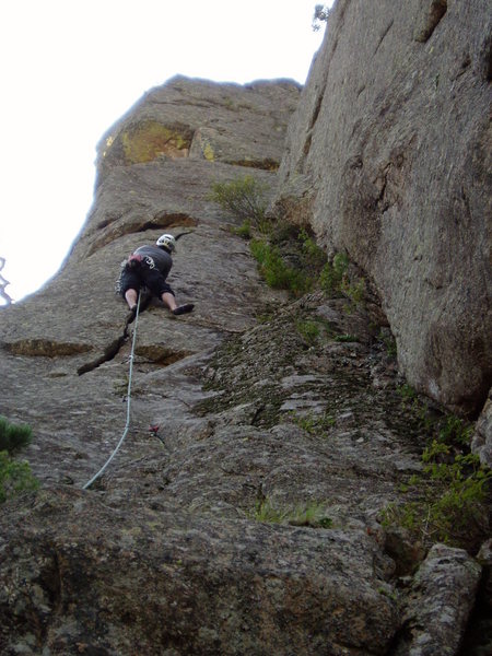 Approaching the "hollow" part. There are anchors just to the right of Chuck that can be used to descend or to belay for Planetary Pull 5.8. Was the whole wall originally as mossy as the corner?