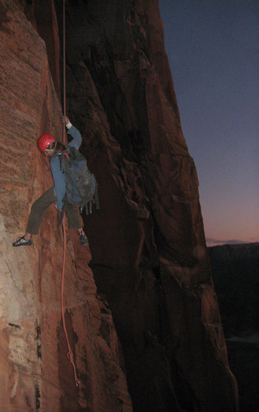 Bill Ohran on the rappel from the 4th pitch to the 2nd pitch and almost to the end of the 70m rope.