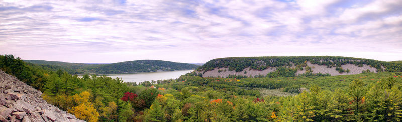 The Lake from South Bluffs. Oct. 10, 2009.<br>
<br>
Devils Lake panorama. Fixed white balance.