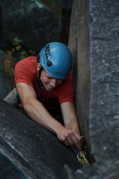 post crux, placing some pro<br>
Photo:Taylor Krosbakken