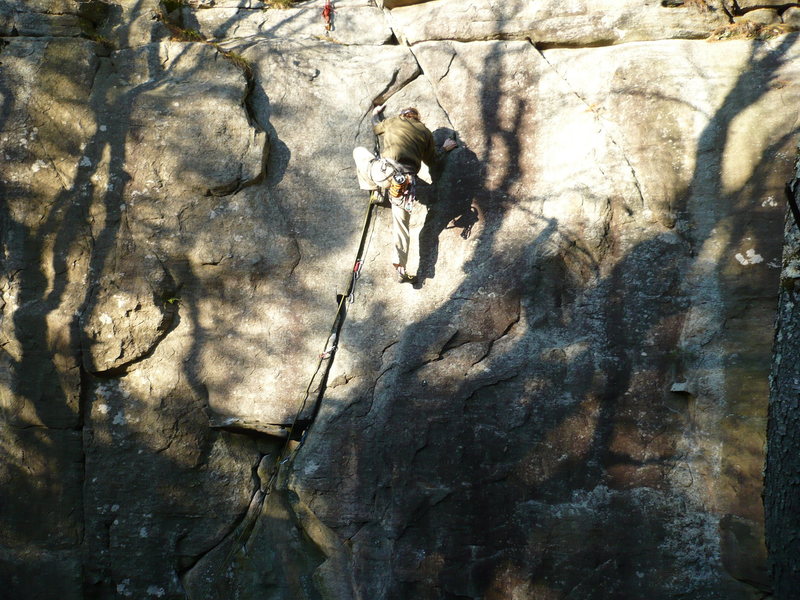 Finishing up the glorious upper crack<br>
<br>
photo by: Chris Keller
