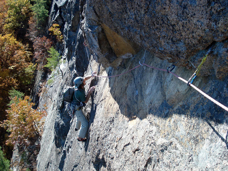 getting up to the fun traverse on pitch 2