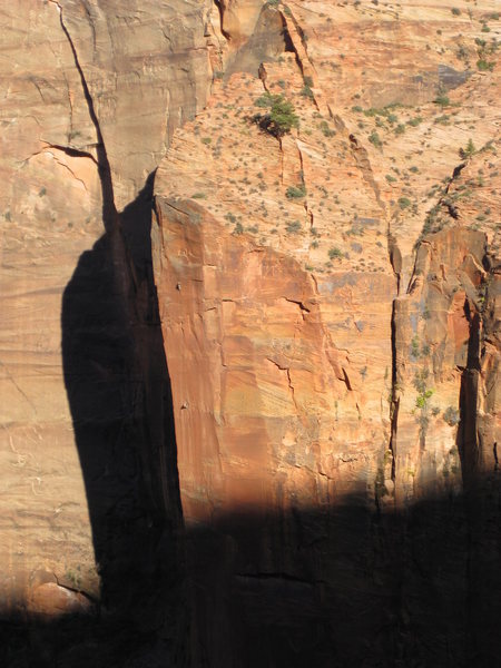 Climbers on the 2nd to last pitch. Taken from Moonlight Buttress.