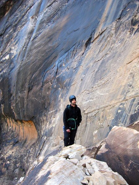 Jonny at Black Arch Wall; Oak Creek Canyon, Red Rock.<br>
<br>
(Taken 11/15/09)