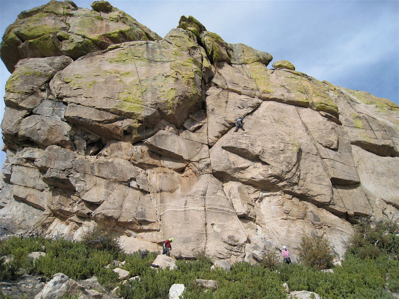 Erica Bigio on the upper section of the route. She did the start of Never Again then finished on Cling to Hope.