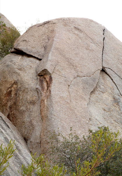 Epacondilitis goes up the arete left of center. P1 of Mutt is on the right.