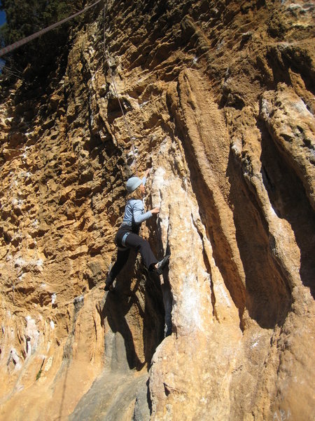 The fun tufa column at the start of "Sonrisa Vertical".