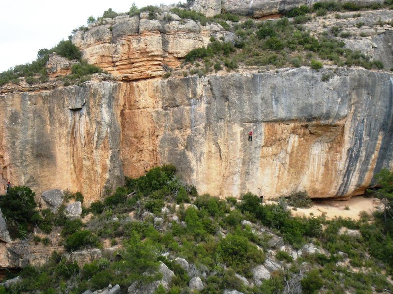 Unknown climber on "Draculin", 7a+, on the left end of Espadelles.