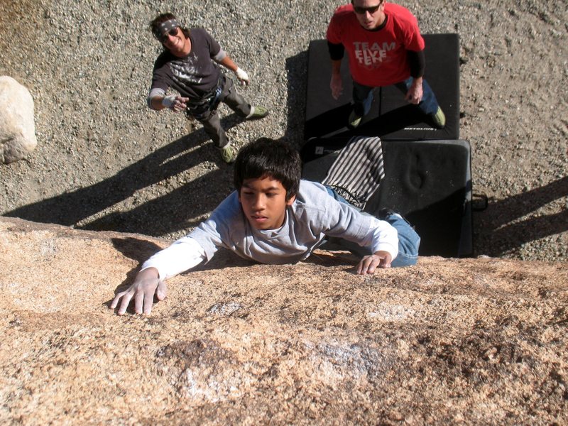 Jeffy showing how it's done on Whole Lotta Nothing (V2), Joshua Tree NP<br>