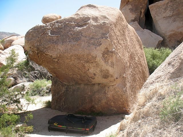 Feudal Boulder, Joshua Tree NP