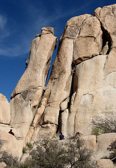 Climbers on "Invisible Touch" and "Jumping Jack Crack".<br>
Photo by Blitzo.