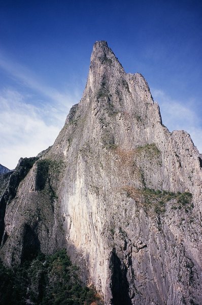 Time Wave buttress is the left side of the massive peak. Outrage is the light and exfoliated wall on the lower left side.
