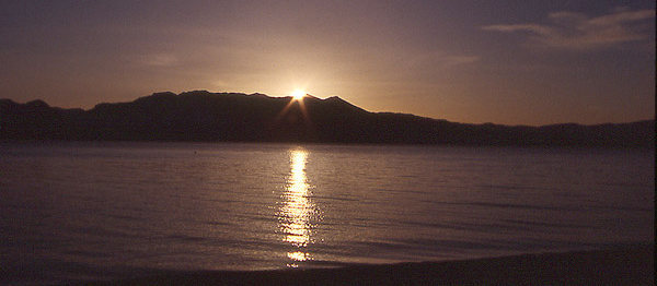 Tahoe sunset,.<br>
Photo by Blitzo.
