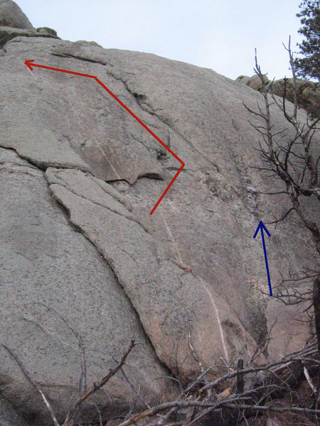 A nice shot of the undercling flake and corner above. TMM follows the red arrow - Aunt Edna's is to the right.