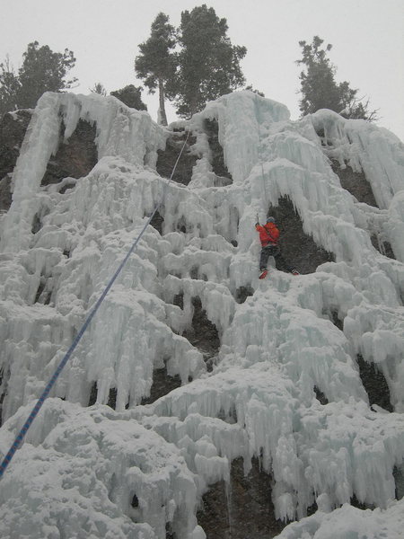 Gordo climbing while dreaming of carving turns in the fluffy piles at Vail.<br>
<br>
Note the dribble up and left (way fun).