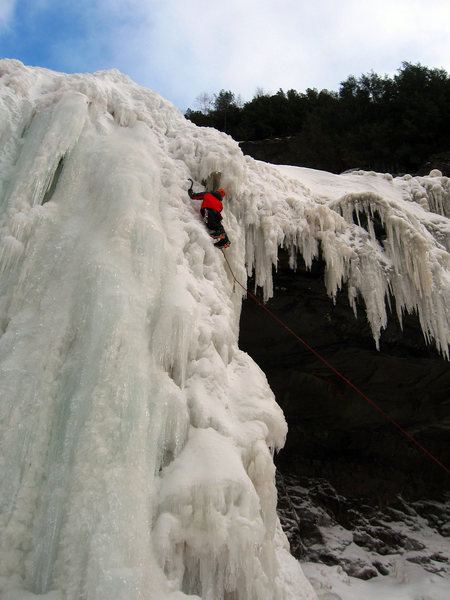 Ben Annibali leading the first pitch of Kaaterskill Falls
