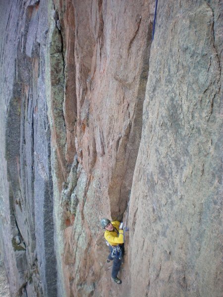 Pitch 4 wide crack before the traverse.