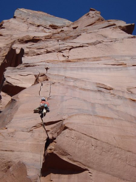 Pleasant crack climbing above th OW on Pitch 1