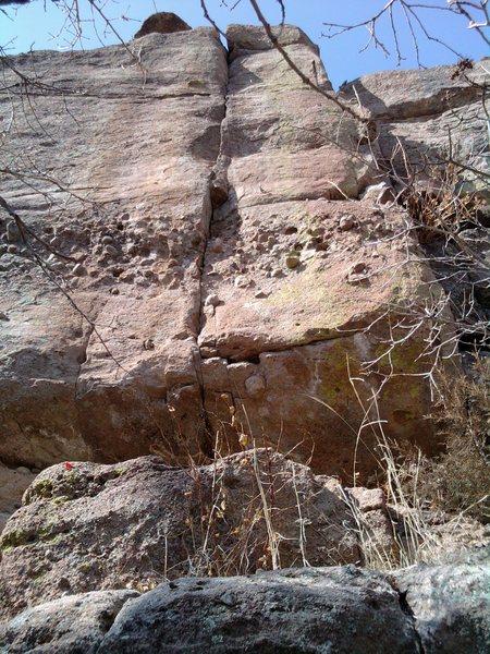 Caucasoid Crack splits the face (not the corner crack).
