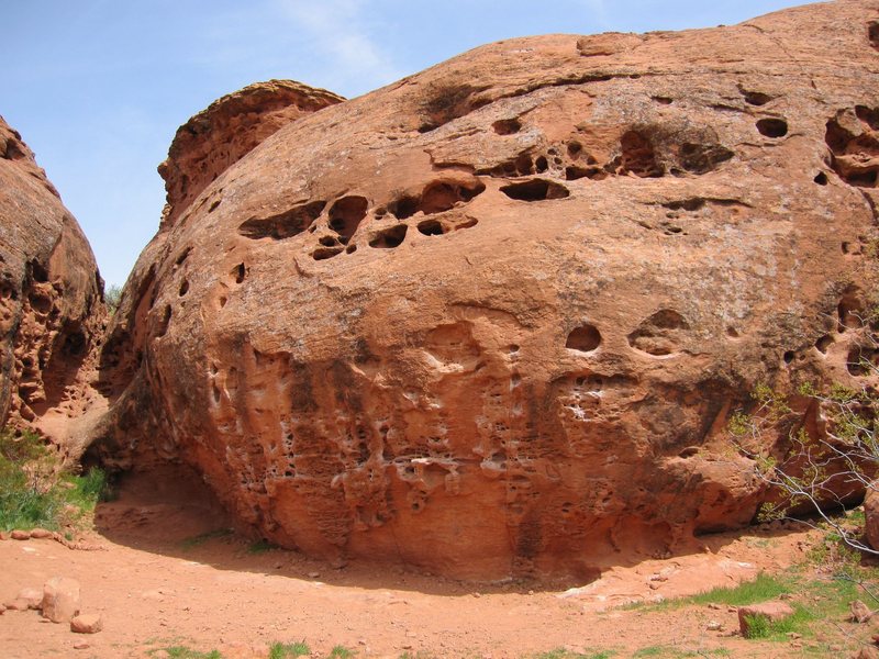 Close-up of main traverse.