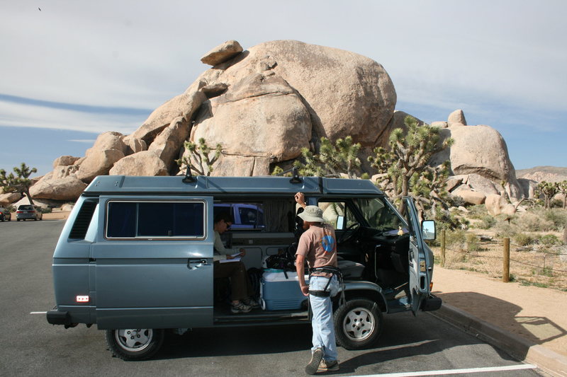 ROWCC Club Trip 4-9 to 4-11 2010.<br>
Ten in a day trip.<br>
Agina and Nathan taking a break after 9 climbs.
